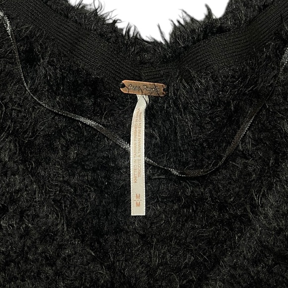Free People Icing V Pullover Shag Black Oversized Slouchy Sweater Top Size M NEW - Picture 5 of 15